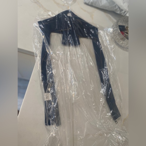 Veronica Beard Dickey Blazer and Cuffs set - Picture 11 of 12